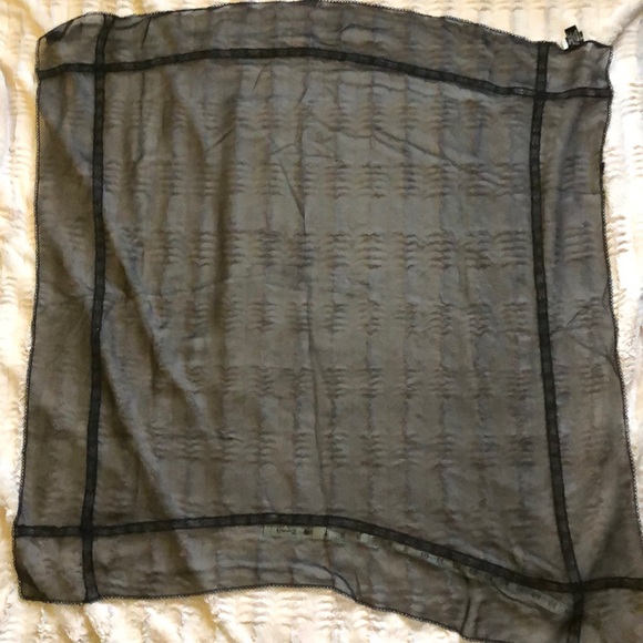 Authentic Giorgio Armani Silk Scarf - Picture 5 of 6